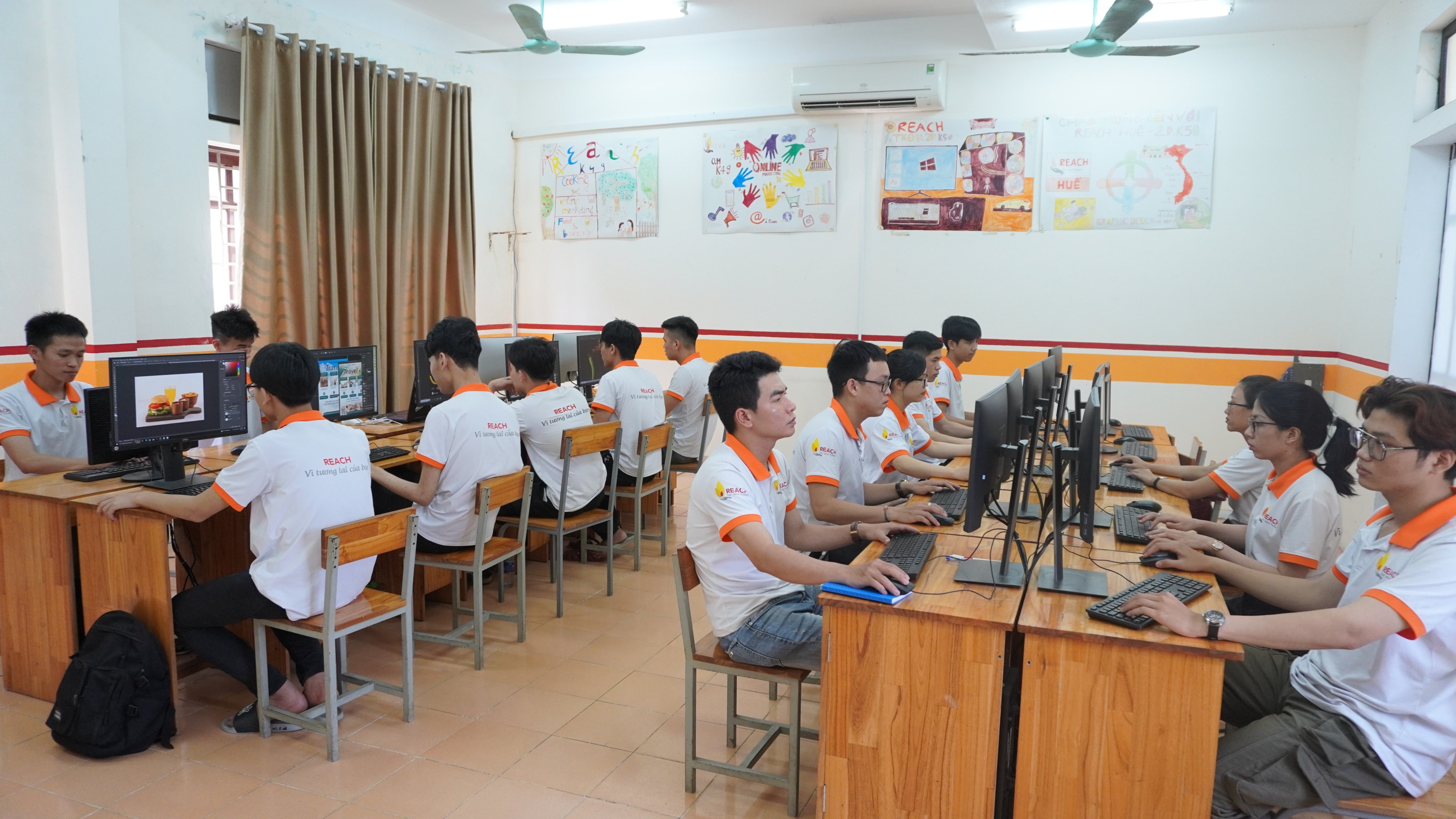 画像：ベトナム 若者向けデジタル支援プログラム