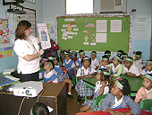 Teaching the importance of environmental conservation to children at a local elementary school (Ricoh Panama)