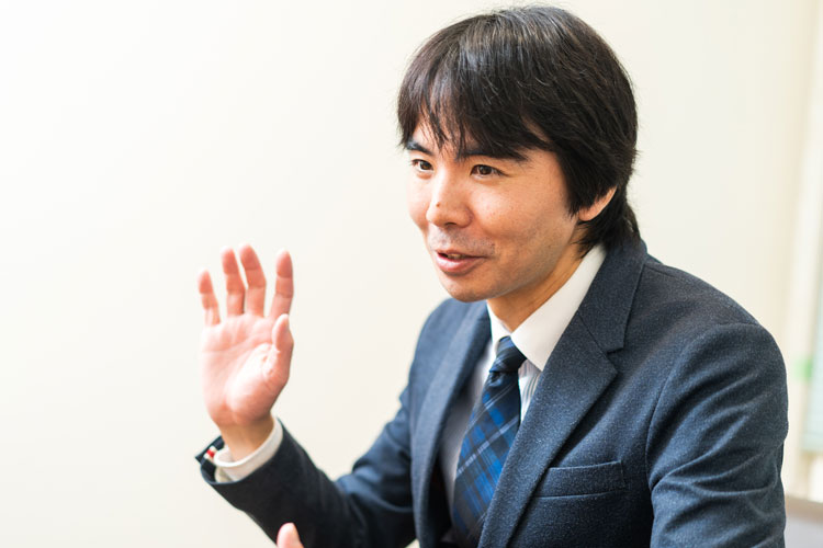 Hayato Moue of Ricoh’s Commercial Printing Business Group was a student shogi champion and a top player in the esteemed Ricoh Shogi Club. He planned the in-house Ricoh Cup Women’s Oza Tournament. He is participating in the development of Ricoh’s system through a side-job program launched in April 2019.